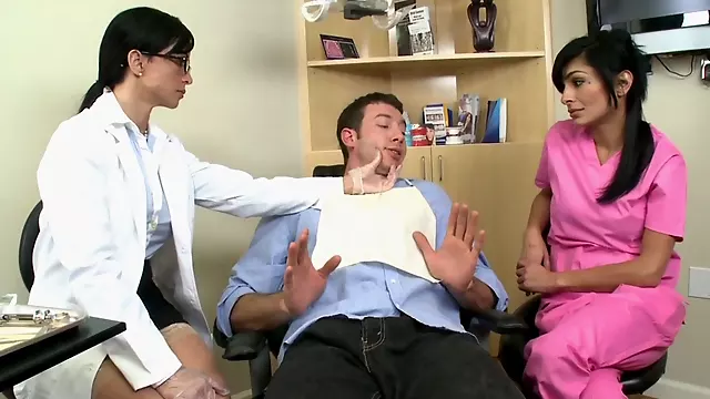 The guy excitingly fucks Jewels Jade and her assistant