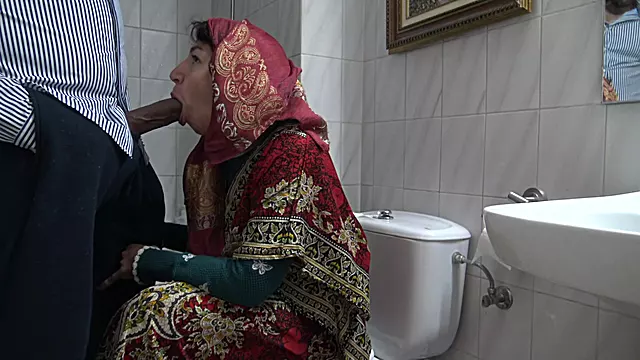 Kurdish Granny Sucks Lets African Immigrant Cum In Her Mature Mouth