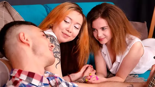 Guitarist seduced by two sexy babes