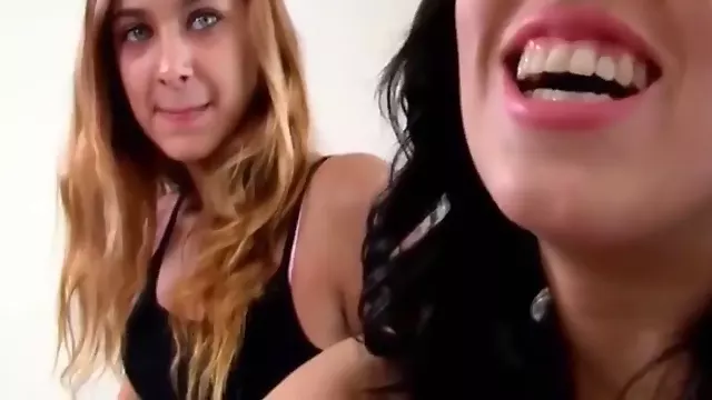 Rambut Coklat Lesbian, Artis Porno Berambut Coklat, Keluar Dari Gambar Ini, Video Lesbian Ber Tiga