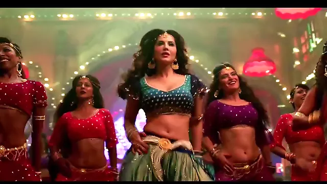 नाचती भारतीय