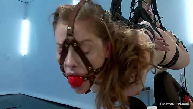 Sovereign Syre Lea Lexis in Very First Bondage Suspension - Electrosluts