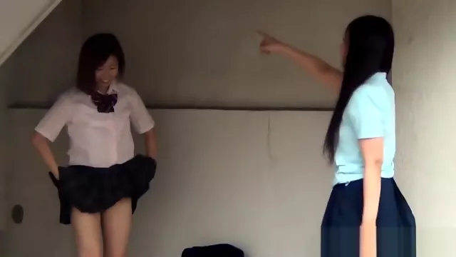Teenage japanese babes pissing