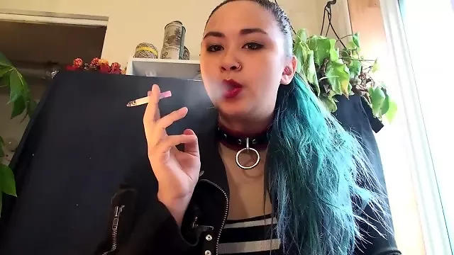 Rauchen Amateur, Asian Rauchen, Asia Tits Solo, Fetisch Und Piercing, Gesichtspunkt, Lippenstift Smoker