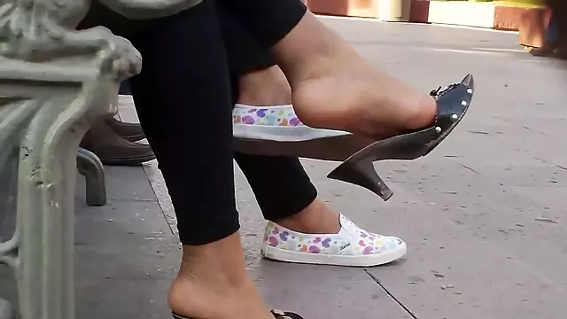 Shoeplay, candid soles, park